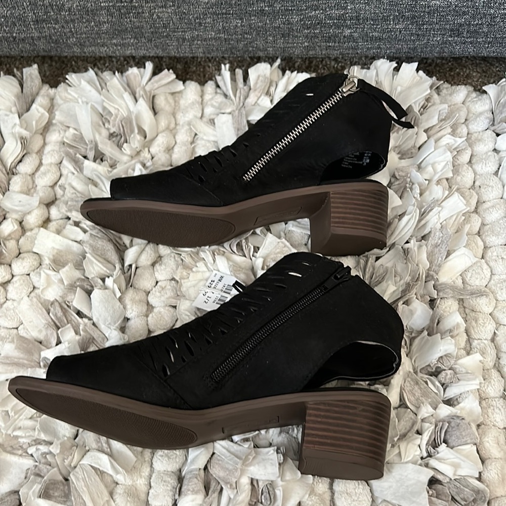 American Eagle by Payless Open Toe Booties